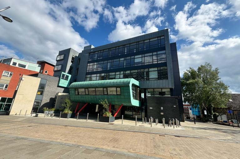 Recladding University of Sheffield’s ICOSS building with new non-combustible anodized aluminium panels